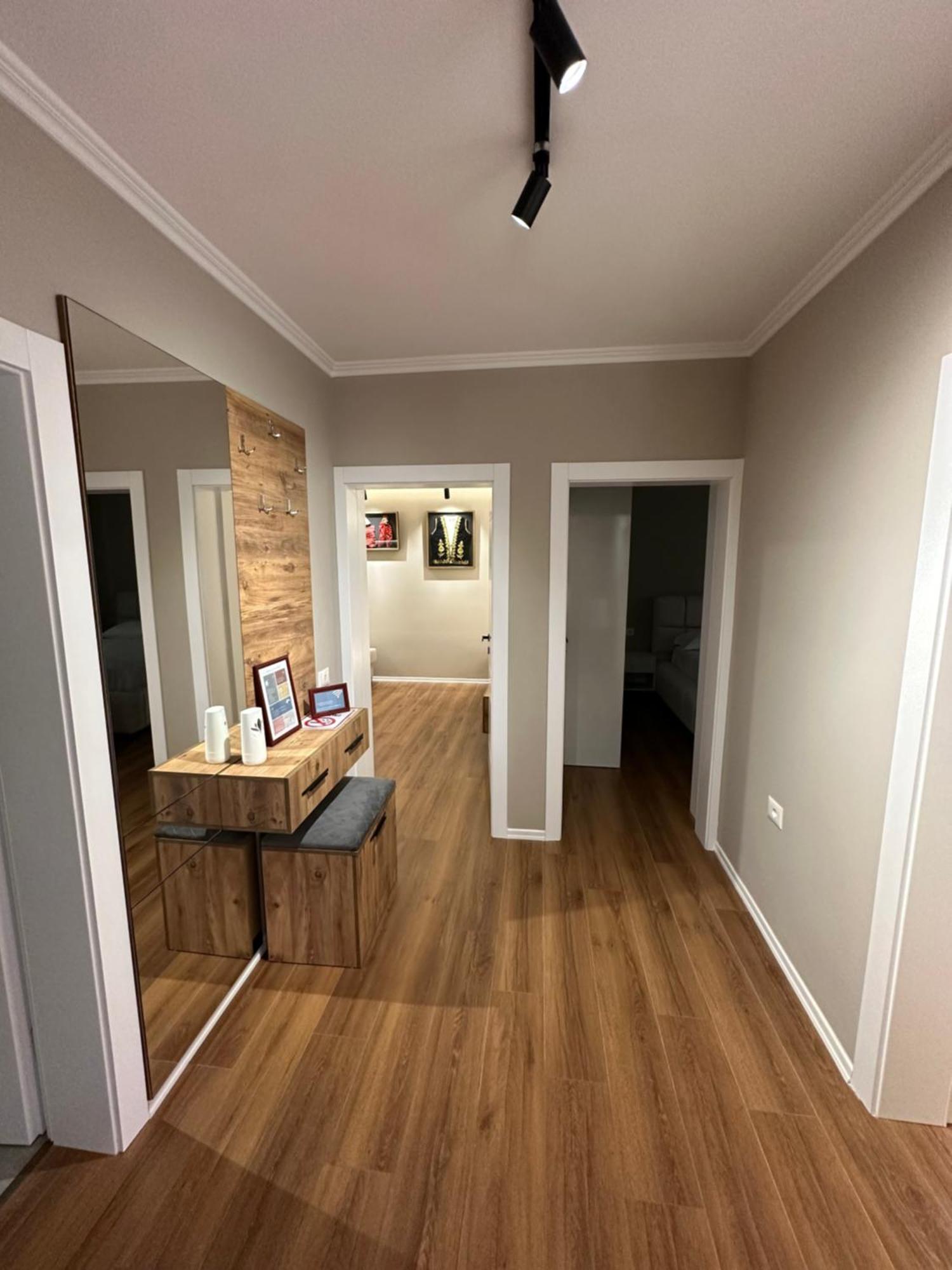 Luxury Center Apartments Tirana Bagian luar foto