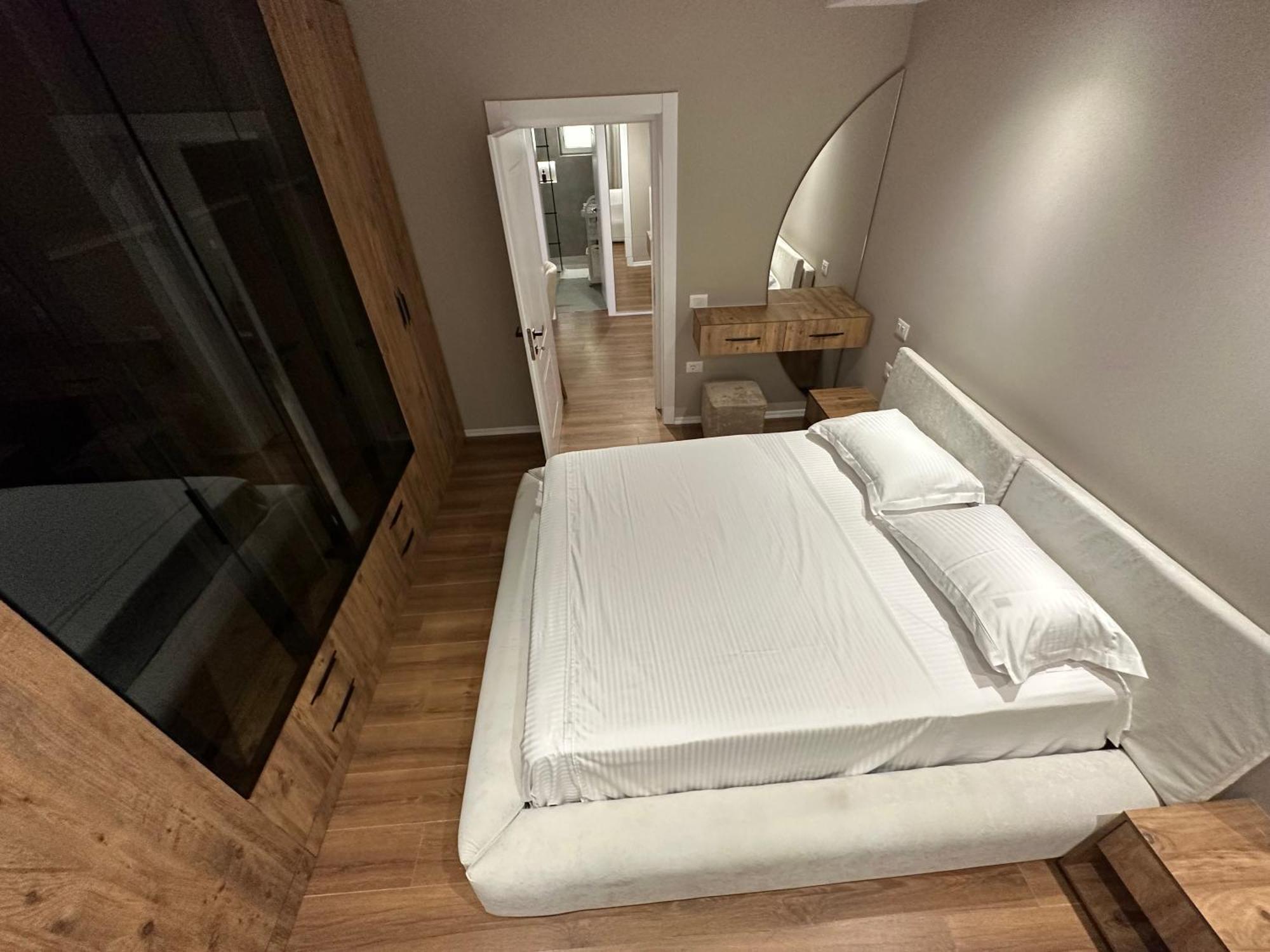 Luxury Center Apartments Tirana Bagian luar foto