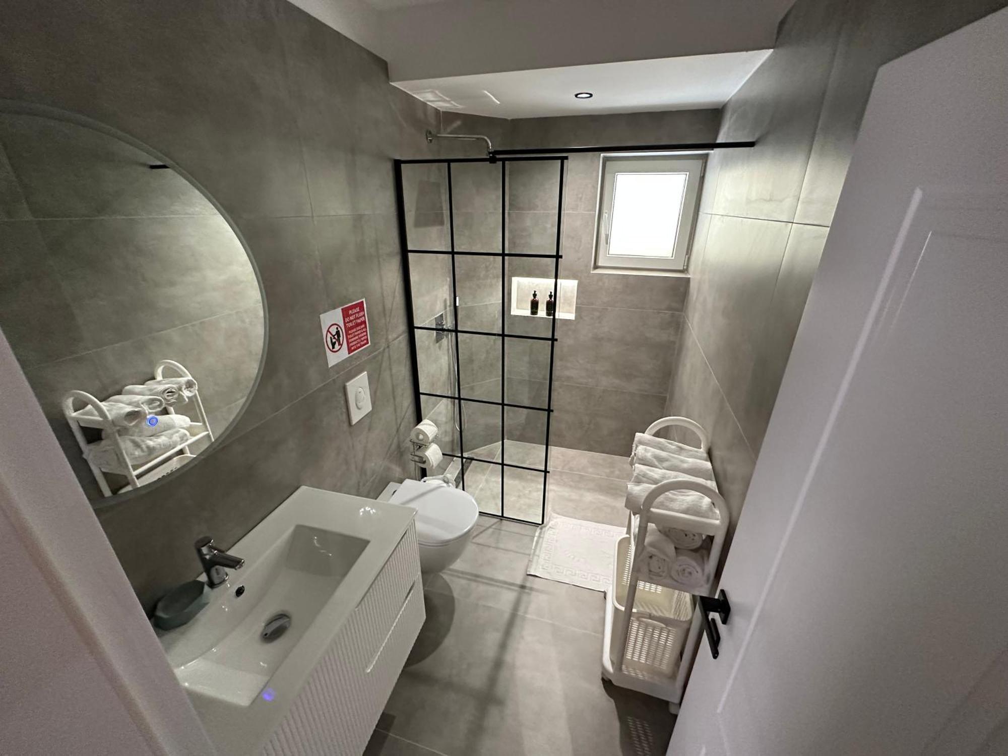 Luxury Center Apartments Tirana Bagian luar foto