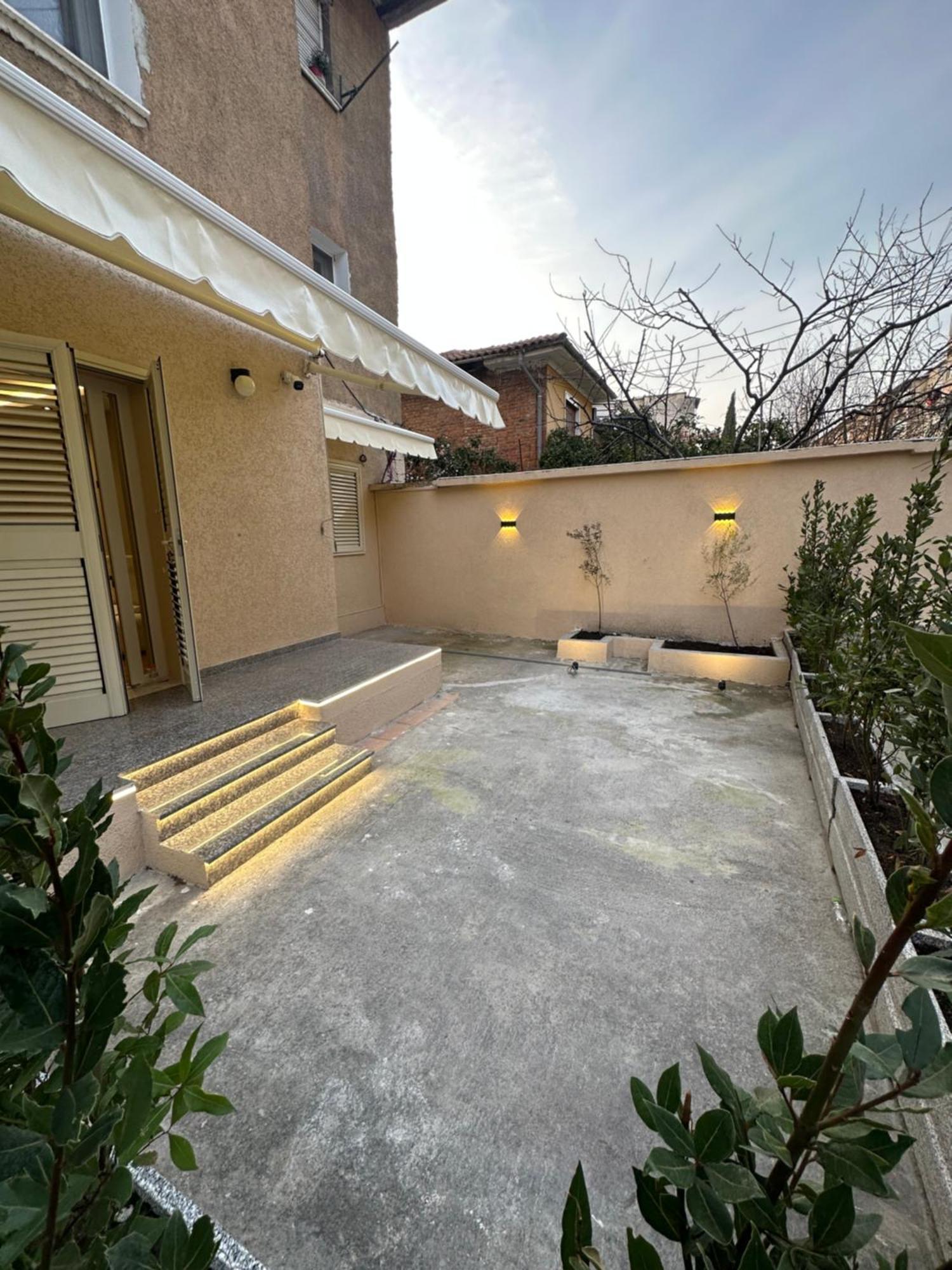 Luxury Center Apartments Tirana Bagian luar foto